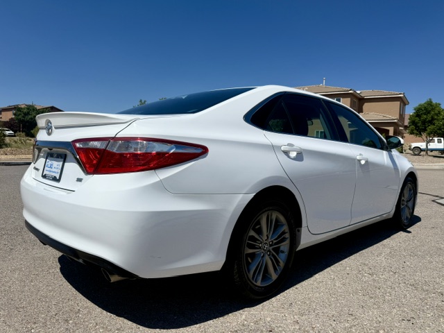 2017 Toyota Camry SE Sedan 4D