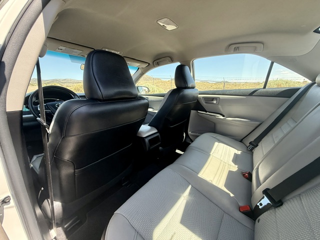 2017 Toyota Camry SE Sedan 4D
