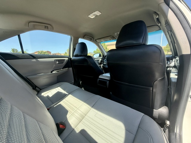 2017 Toyota Camry SE Sedan 4D