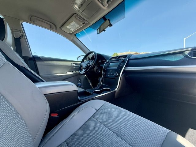 2017 Toyota Camry SE Sedan 4D