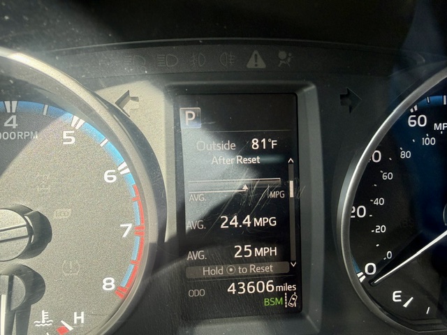 2017 Toyota RAV4 XLE Premium Sport Utility 4D
