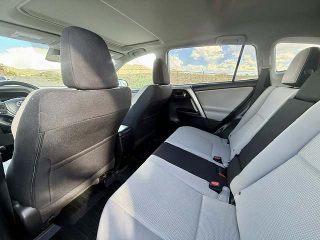 2017 Toyota RAV4 XLE Premium Sport Utility 4D