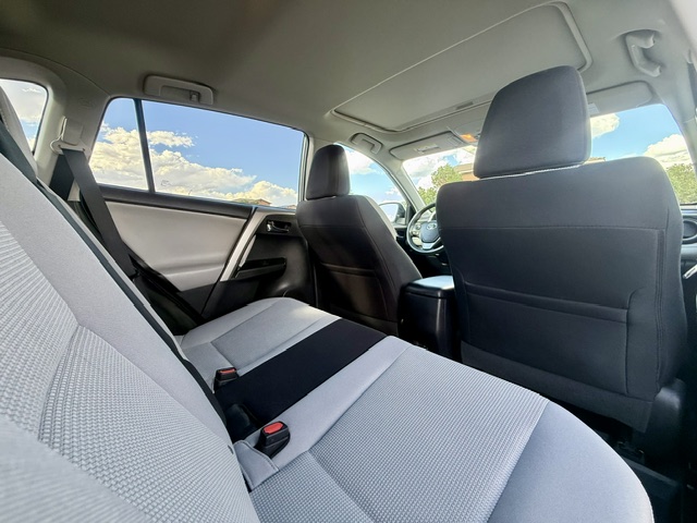 2017 Toyota RAV4 XLE Premium Sport Utility 4D