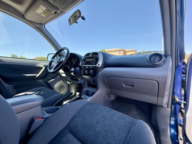 2002 Toyota RAV4 LE Sport Utility 4D