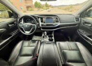 2019 Toyota Highlander SE Sport Utility 4D