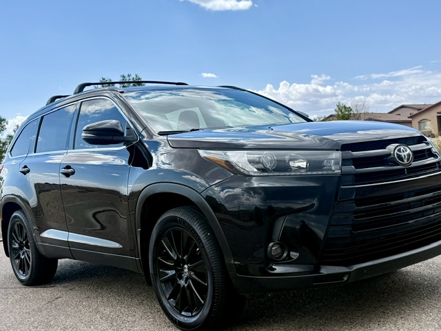 2019 Toyota Highlander SE Sport Utility 4D