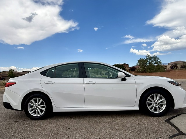 2026 Toyota Camry Hybrid LE Sedan 4D