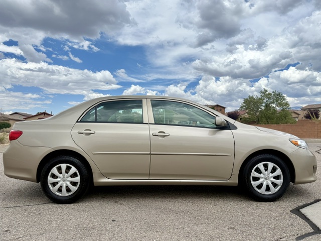 2009 Toyota Corolla LE Sedan 4D