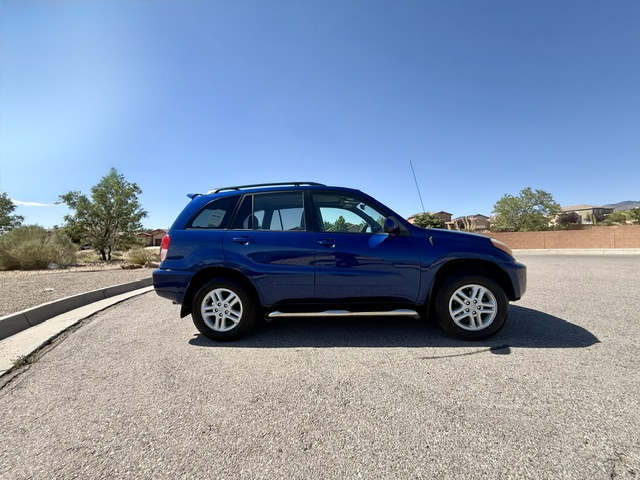 2002 Toyota RAV4 LE Sport Utility 4D