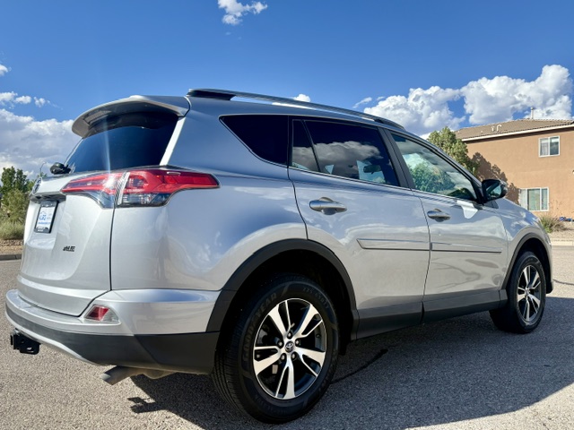 2017 Toyota RAV4 XLE Premium Sport Utility 4D