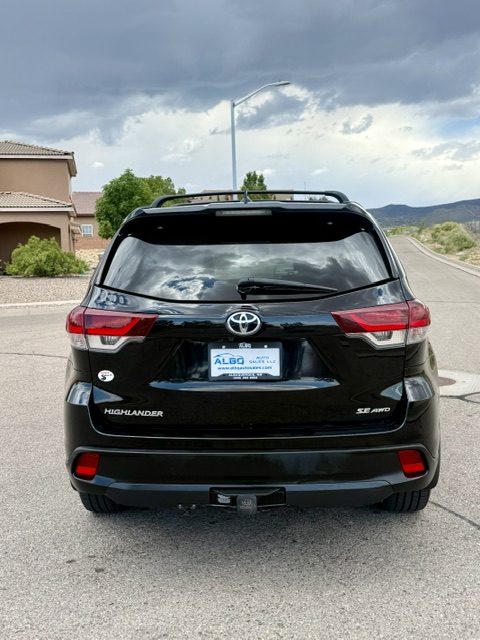 2019 Toyota Highlander SE Sport Utility 4D