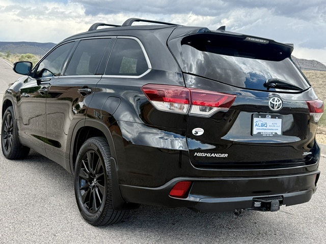 2019 Toyota Highlander SE Sport Utility 4D