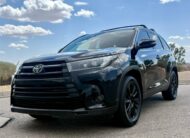 2019 Toyota Highlander SE Sport Utility 4D