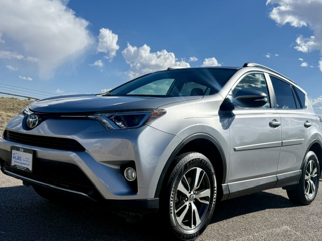2017 Toyota RAV4 XLE Premium Sport Utility 4D