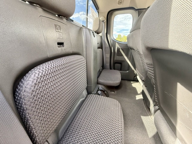 2010 Nissan Frontier King Cab SE Short Bed