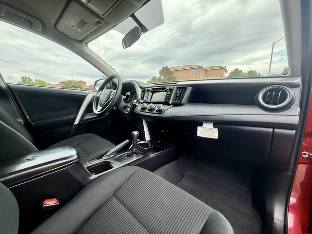 2016 Toyota RAV4 XLE Sport Utility 4D