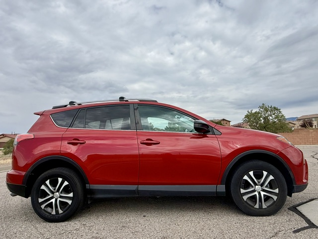 2016 Toyota RAV4 XLE Sport Utility 4D