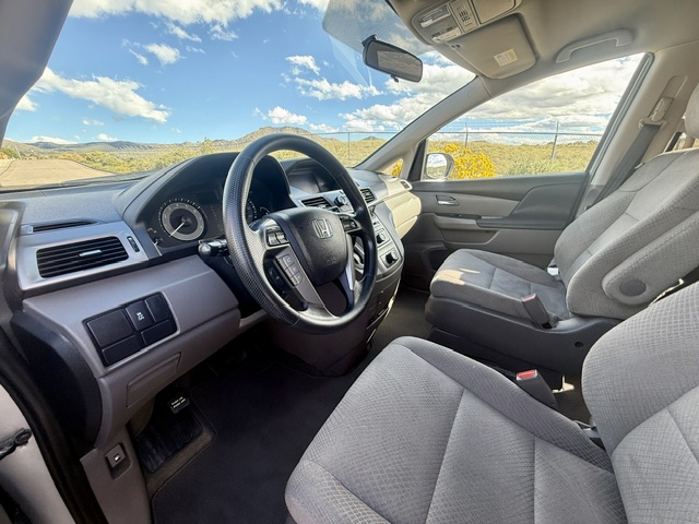 2016 Honda Odyssey LX Minivan 4D