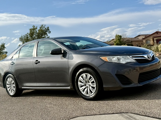 2014 Toyota camry XLE Sedan 4D