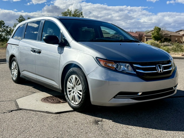 2016 Honda Odyssey LX Minivan 4D
