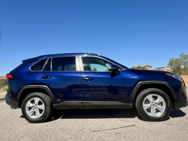 2020 Toyota RAV4 Hybrid XLE Sport Utility 4D