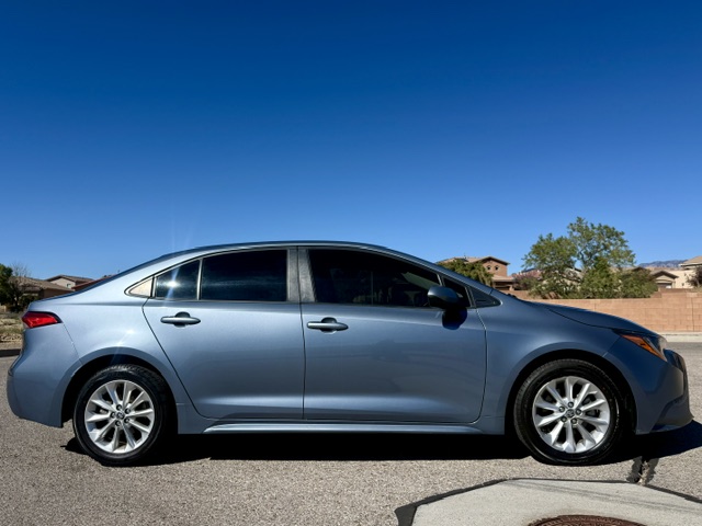 2021 Toyota Corolla LE Premium Sedan 4D