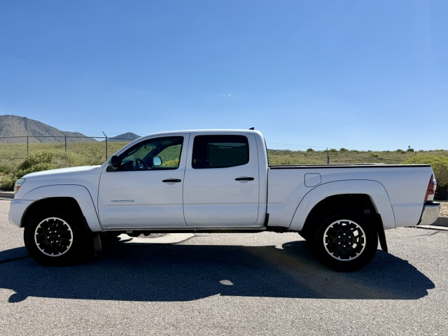2015 Toyota Toyota Tacoma double cab SR5 Pickup 4D 6 ft