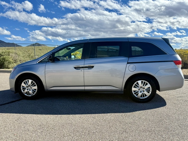 2016 Honda Odyssey LX Minivan 4D