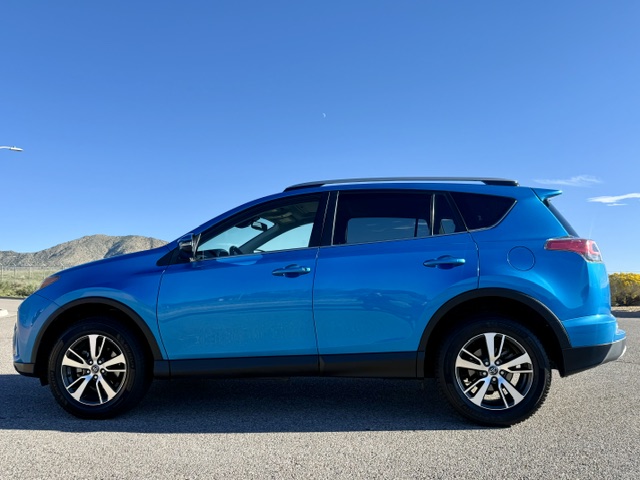 2018 Toyota RAV4 XLE Premium Sport Utility 4D