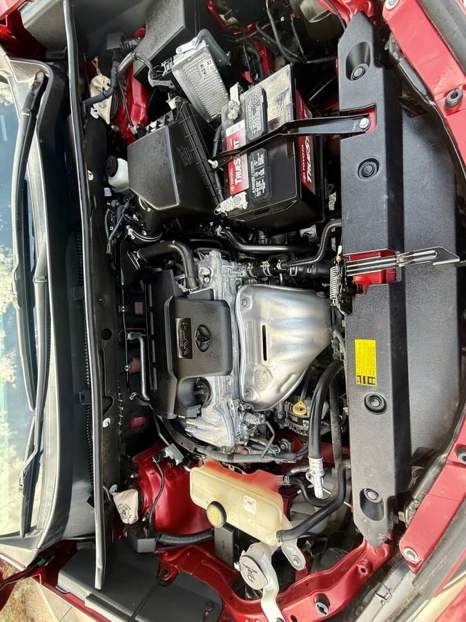 2015 Toyota RAV4 XLE AWD – Clean Title, Sunroof, Drives Great!