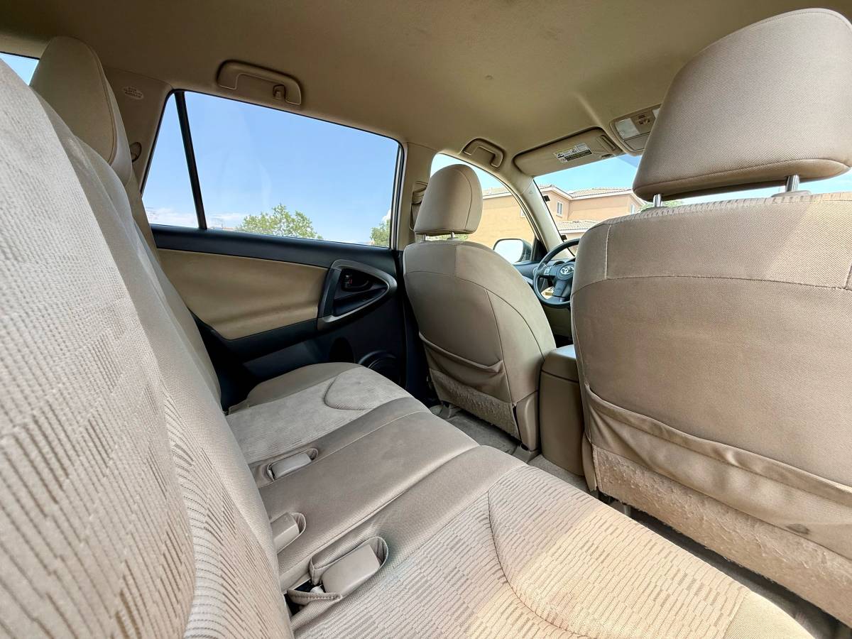 2012 Toyota RAV4 AWD – Clean Title – Fresh Tires – Great Condition