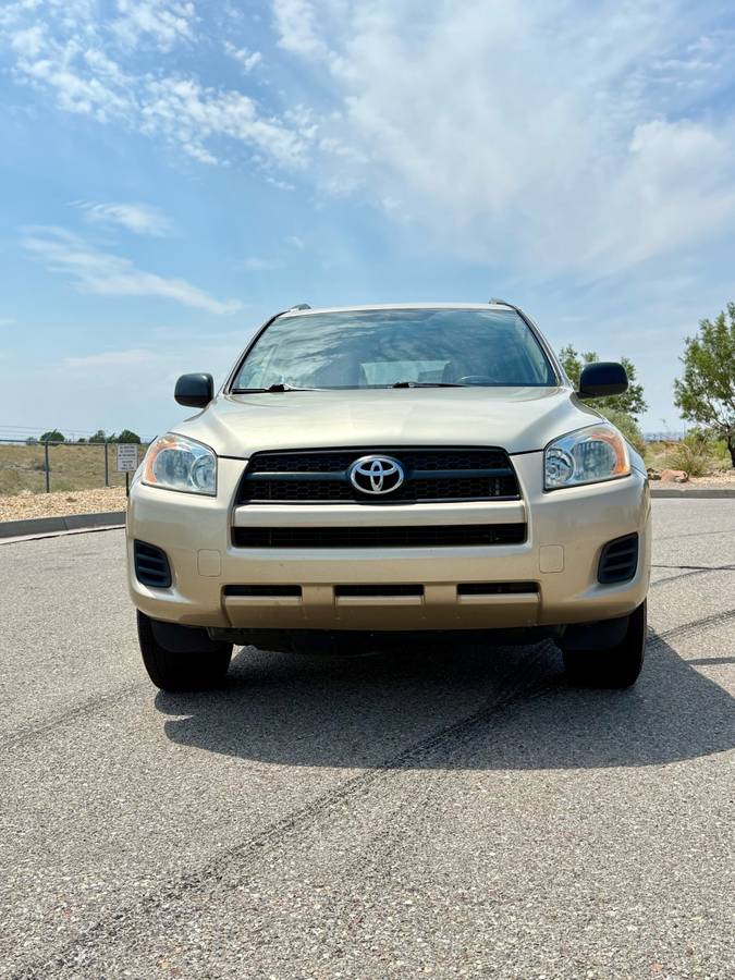 2012 Toyota RAV4 AWD – Clean Title – Fresh Tires – Great Condition