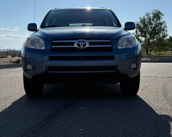 2008 Toyota RAV4 Limited FWD – V6 – Leather – Moonroof – JBL Sound