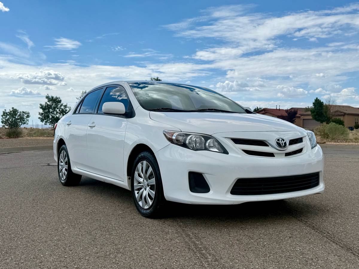 2012 Toyota Corolla LE – Clean Title – 141K Miles – Reliable & Efficient