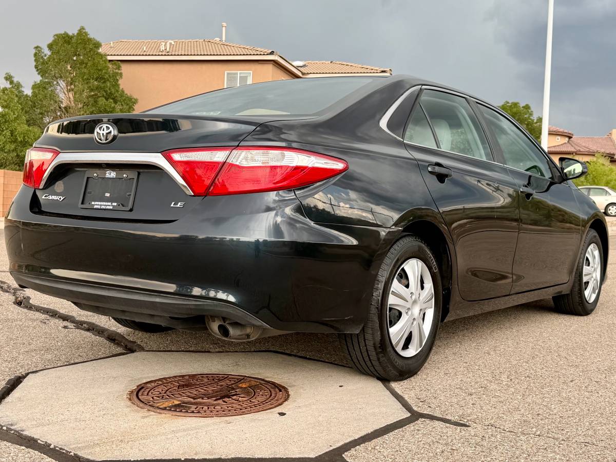 2016 Toyota Camry LE