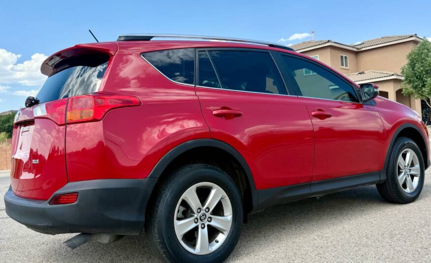 2015 Toyota RAV4 XLE AWD – Clean Title, Sunroof, Drives Great!