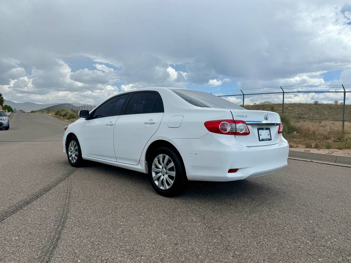 2012 Toyota Corolla LE – Clean Title – 141K Miles – Reliable & Efficient