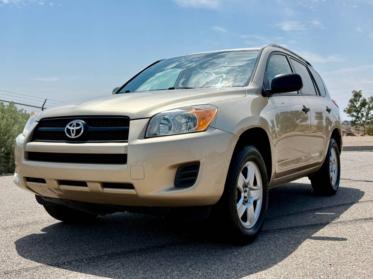 2012 Toyota RAV4 AWD – Clean Title – Fresh Tires – Great Condition
