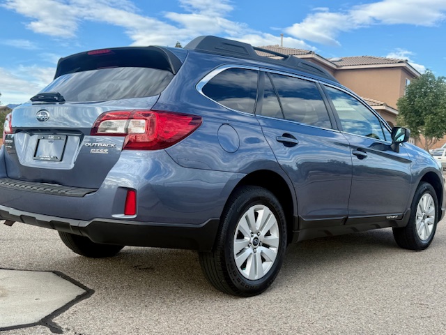 2015 Subaru Outback 2.5i Premium Wagon 4D