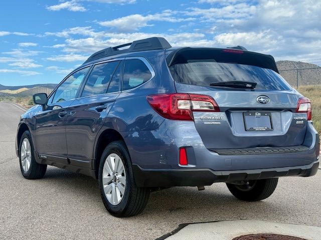 2015 Subaru Outback 2.5i Premium Wagon 4D
