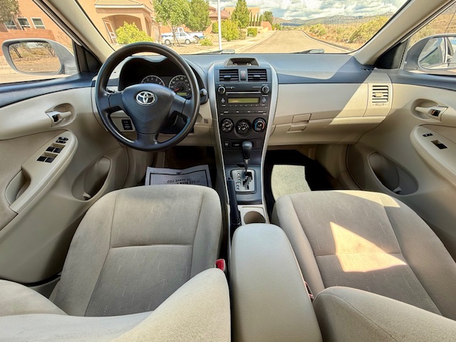 2013 Toyota Corolla LE Sedan 4D