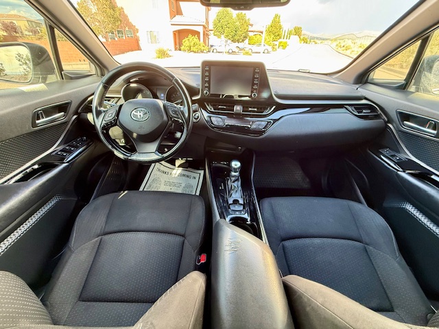 2019 Toyota C-HR XLE Sport Utility 4D
