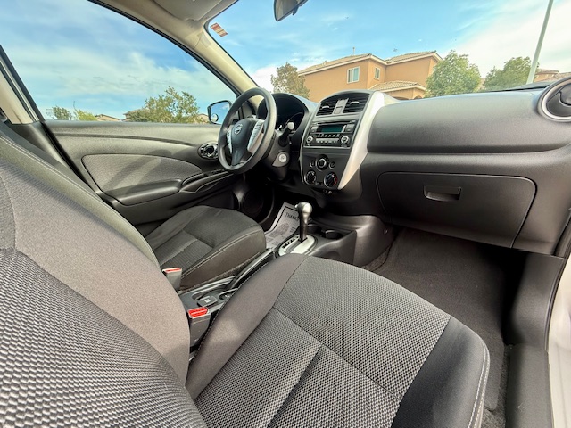 2016 Nissan Versa SV Sedan 4D