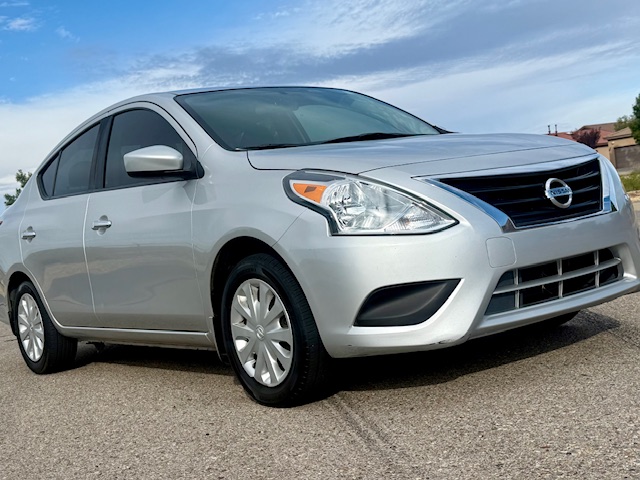2016 Nissan Versa SV Sedan 4D