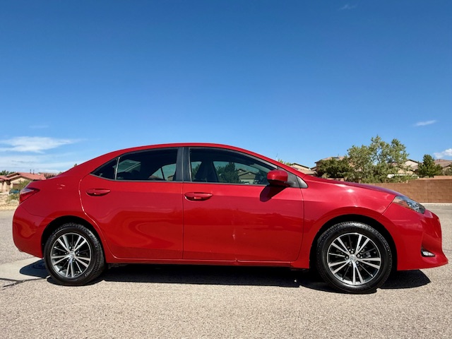 2018 Toyota Corolla LE Premium Sedan 4D