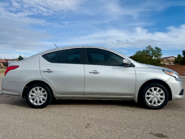 2016 Nissan Versa SV Sedan 4D
