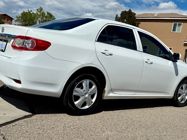 2013 Toyota Corolla LE Sedan 4D