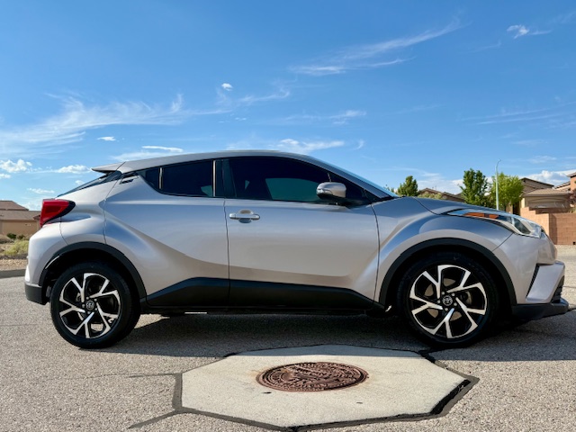 2019 Toyota C-HR XLE Sport Utility 4D