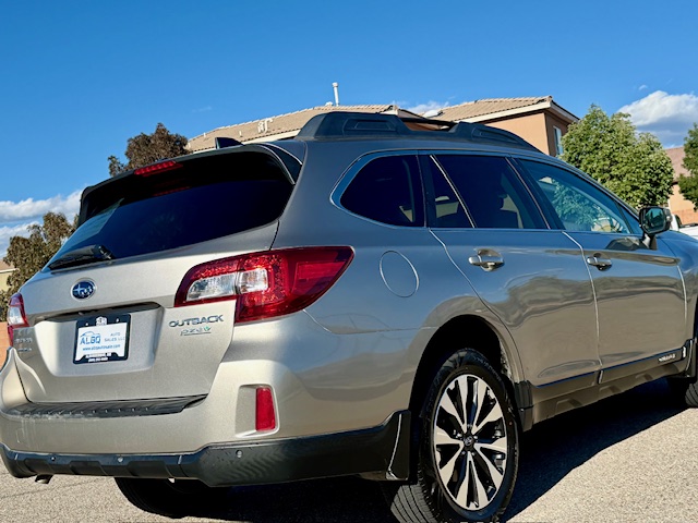 2017 Subaru Outback 2.5i Limited Wagon 4D