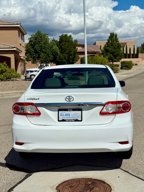 2013 Toyota Corolla LE Sedan 4D